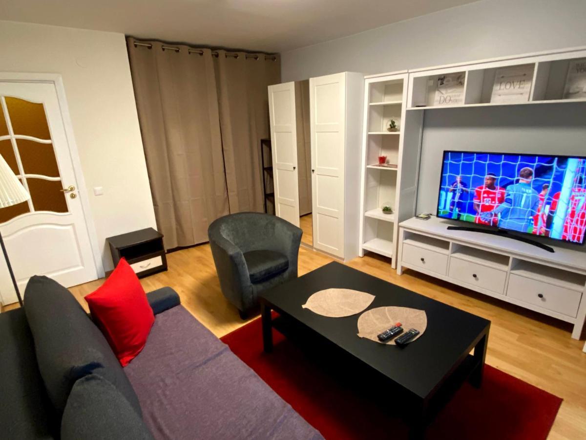 Your Home - Central Studio Apartment, Balcony, Parking & Self Check-In فيلنيوس المظهر الخارجي الصورة
